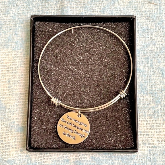 Bracelet with Dangle Charm New In Box - Picture 6 of 9